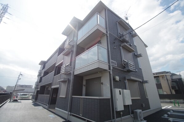 クレシェンテの物件外観写真